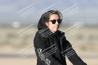 media/Jan-15-2026-Racers Edge (Thu) [[dfebeb70ab]]/1-Around the Pits-Track Walk/